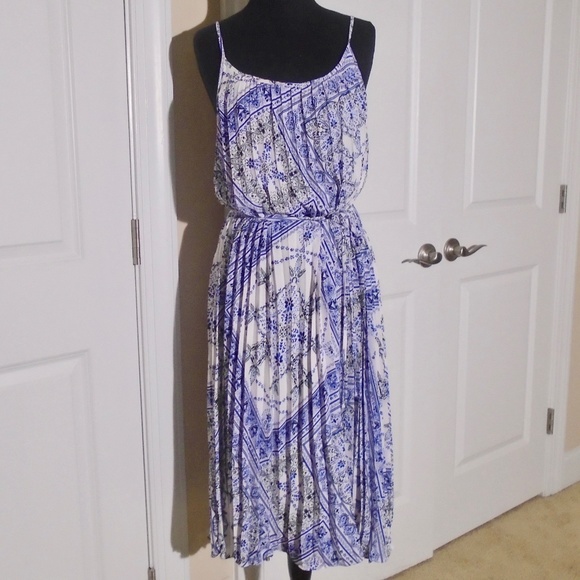 H&M Dresses & Skirts - H&M Spaghetti Strap Printed Sun Dress S